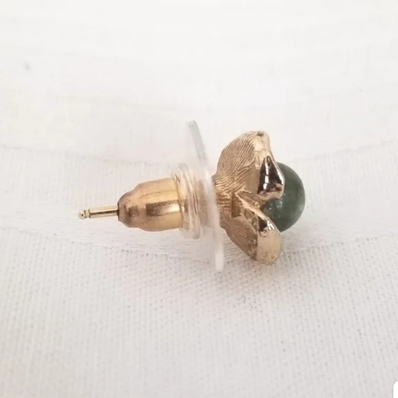 Vintage Gold Chrysoprase Earring Single - Picture 2 of 4